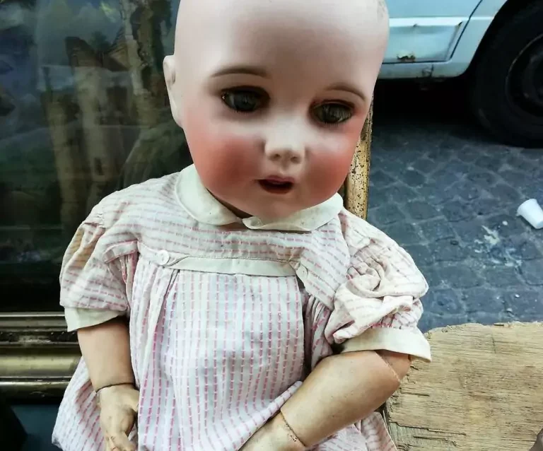 poupee-ancienne-articulee-corps-composite-tete-porcelaine-768x1024