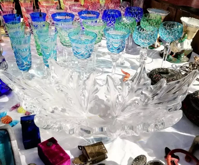 stand-antiquite-verres-cristal-de-lorraine-et-cristal-de-boheme-768x1024